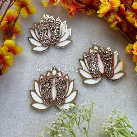 Sellplus Elegant Decorative Tealight Candle Holder Traditional Festival Home Decor Mandir Table Centerpiece Diwali Wedding Pooja Decoration(Pack of 4) (Tealight-182)