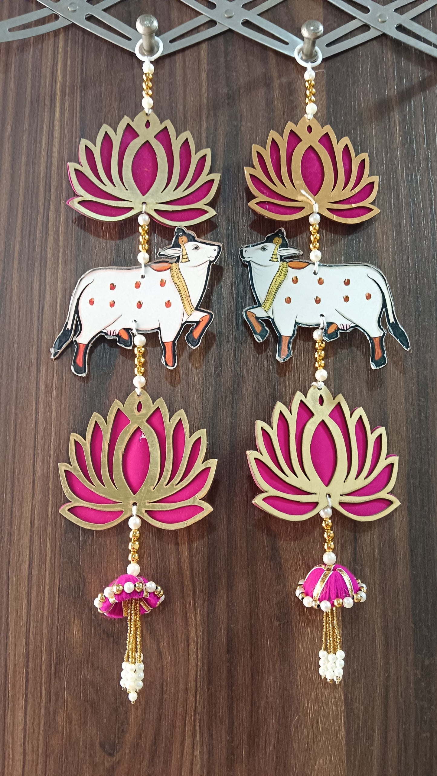 Nutts Lotus Hanging Decor Ideal For Stylish Living Spaces Adds Elegant And Trendy Look To Home Interiors Perfect For Contemporary Wall Decoration