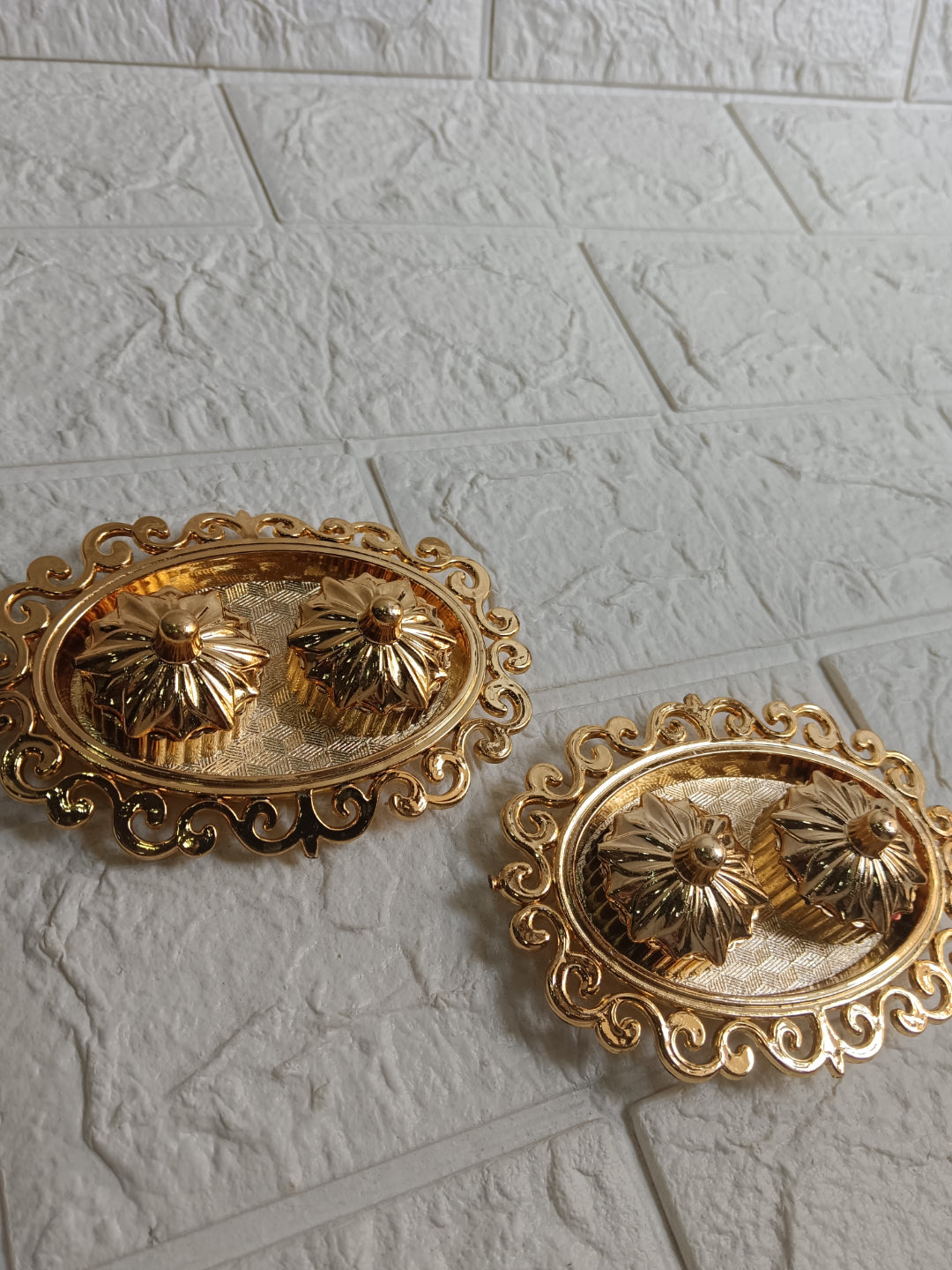 Nutts Decorative Traditional Pooja Thali Elegant Festival Prayer Plate for Home Temple Daily Worship Religious Rituals Festive Decoration (PoojaP29-2)