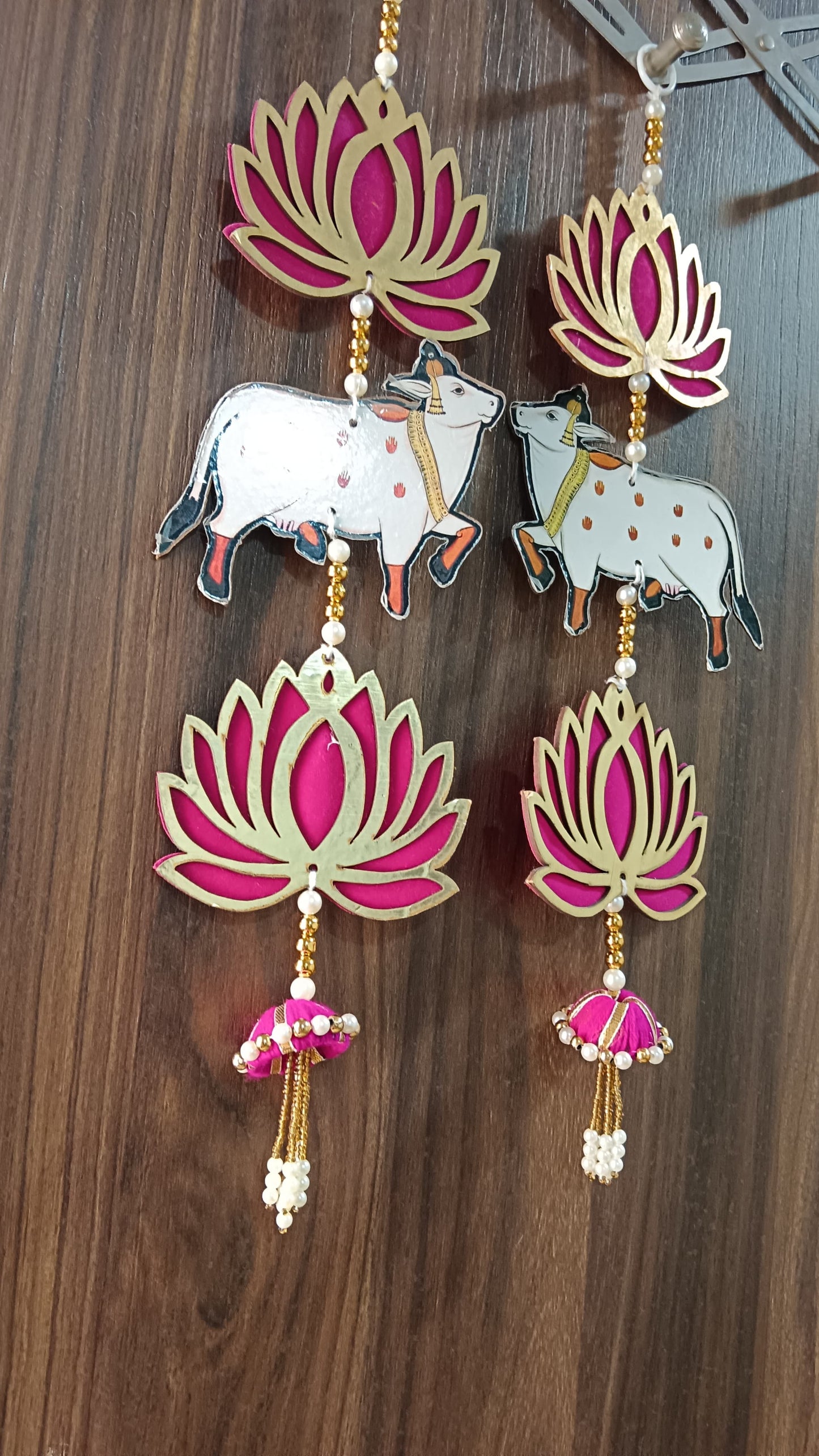 Nutts Lotus Hanging Decor Ideal For Stylish Living Spaces Adds Elegant And Trendy Look To Home Interiors Perfect For Contemporary Wall Decoration