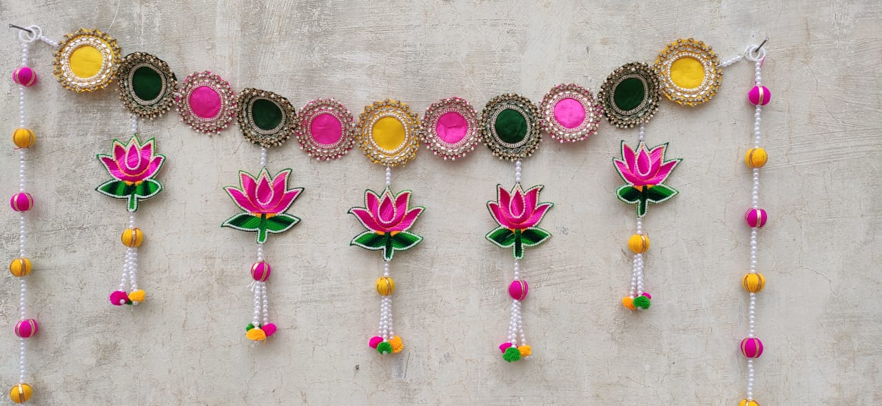 Nutts Decorative Lotus Patch Woolen Ball Patra Beads Bandhanwar For Festival Decoration Home Decor