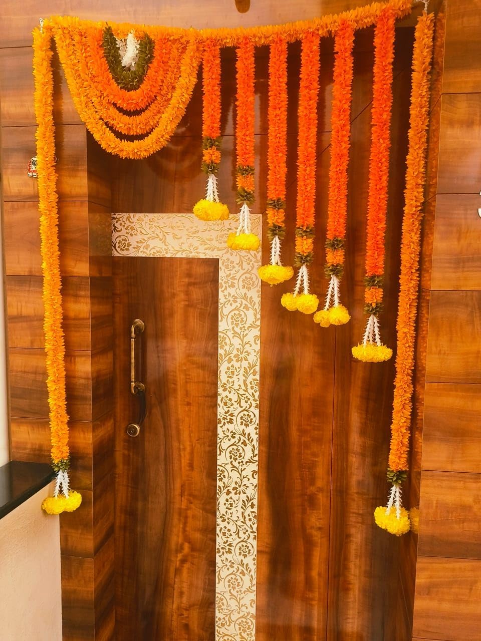 Sellplus Handmade Bandhanwar Decorative | Traditional Handmade Artificial Flower Bandhanwar | Home Entrance Decorations Bandhnawar (Pack of 1) (BDHW574)