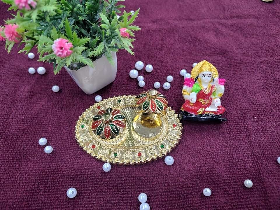 Combo of 1 Rakhi for Brother with Oval Shape Haldi kumkum Chandhan Holder Plate Gifts Combo With Small Lord Set,Brother Rakhi Set (Krishna Ji)