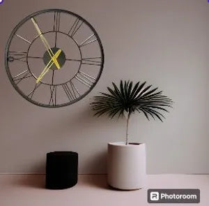 Metal Wall Clock for Home and Hall Home Big Size Living Room Hall Bedroom Stylish Clock (Black Roman)